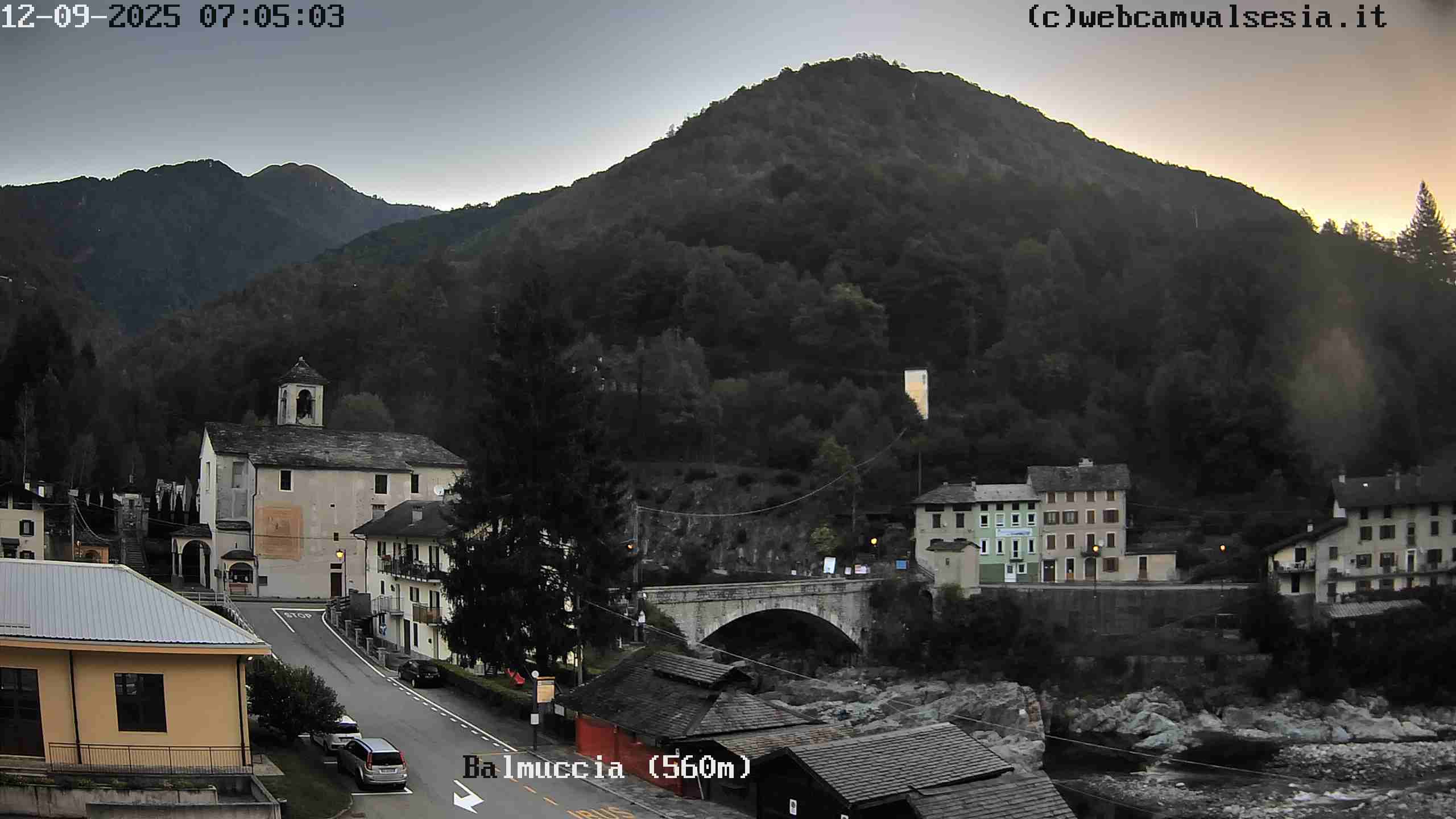immagine della webcam nei dintorni di Borgosesia: webcam Balmuccia