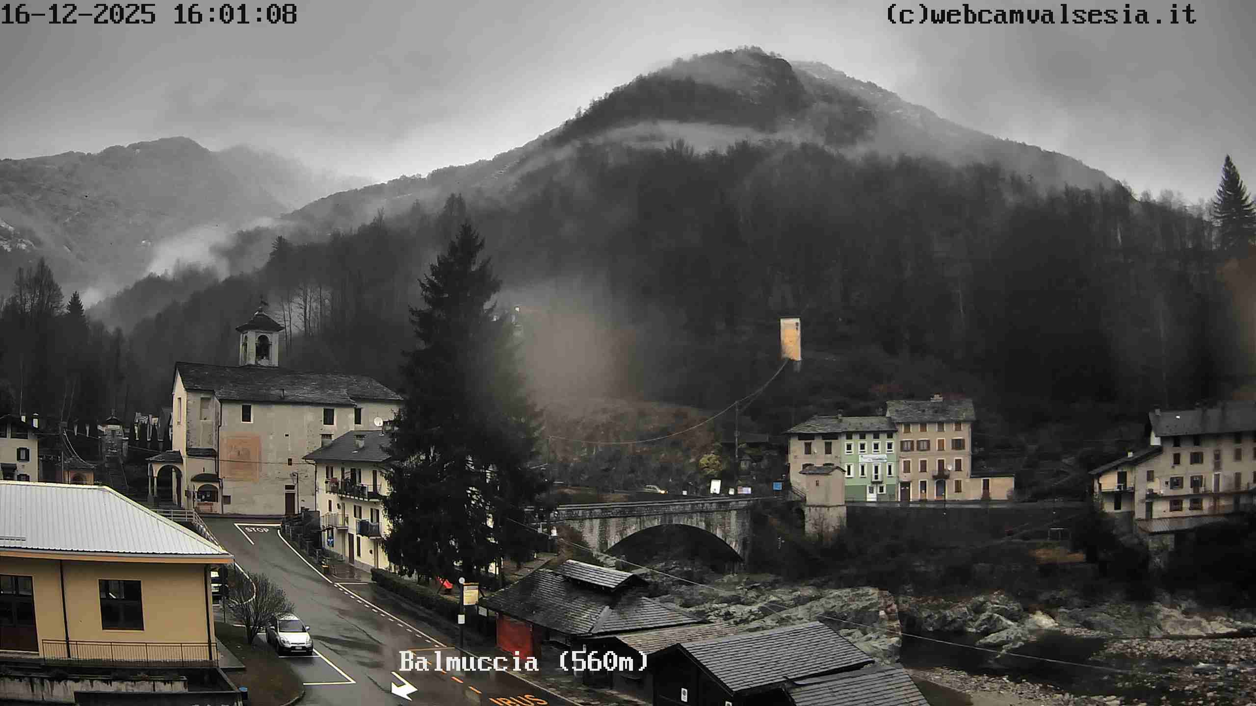 immagine della webcam nei dintorni di Varallo: webcam Balmuccia