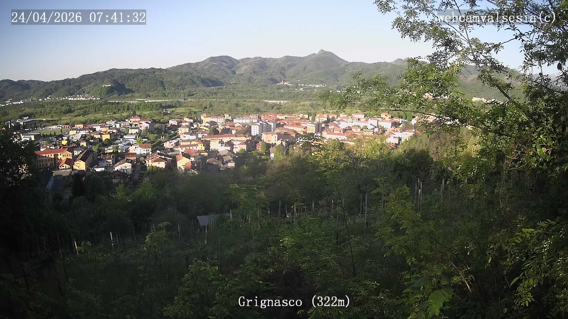 immagine della webcam nei dintorni di Madonna del Sasso: webcam Grignasco