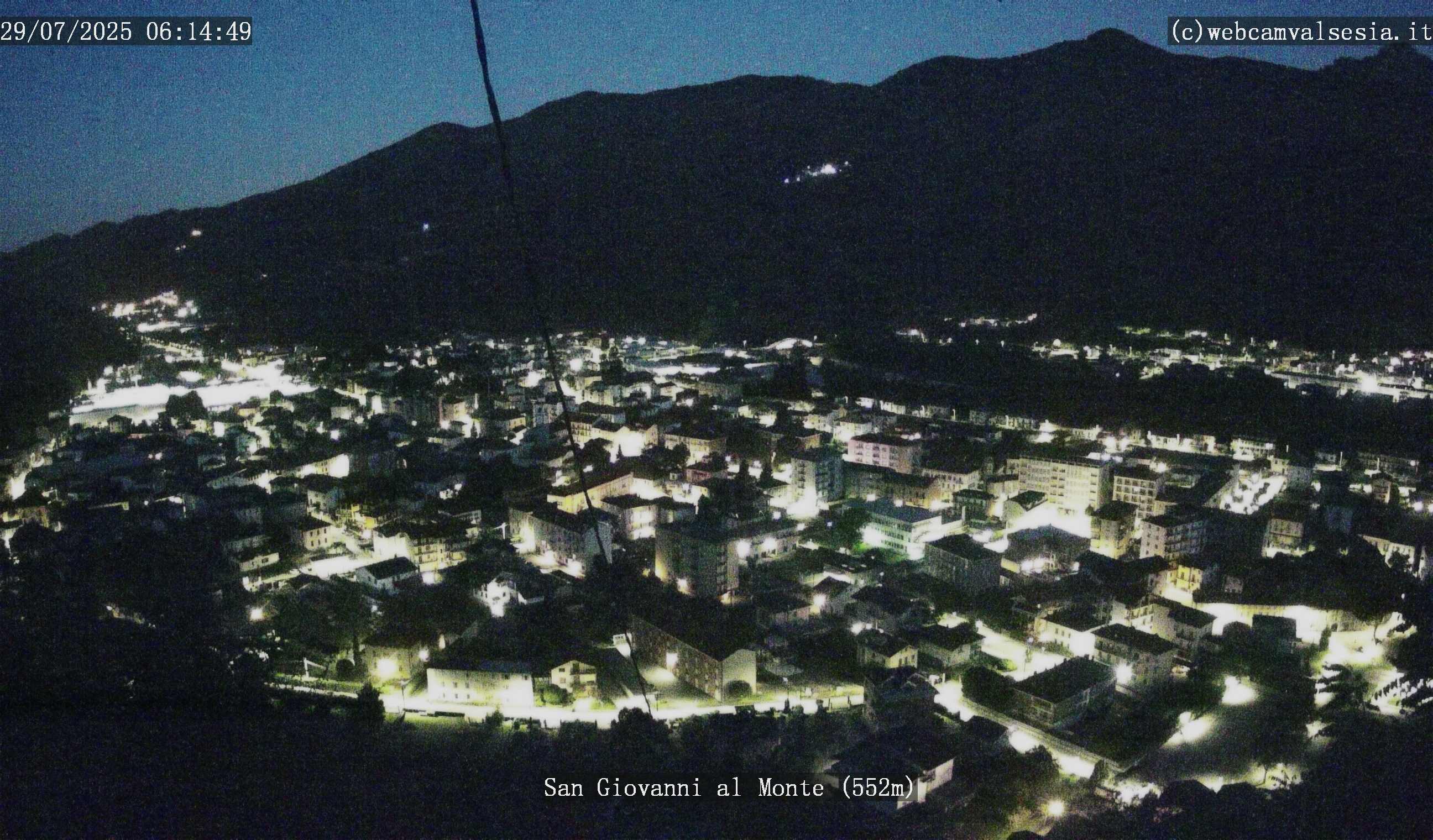 immagine della webcam nei dintorni di Alpe di Mera: webcam Quarona