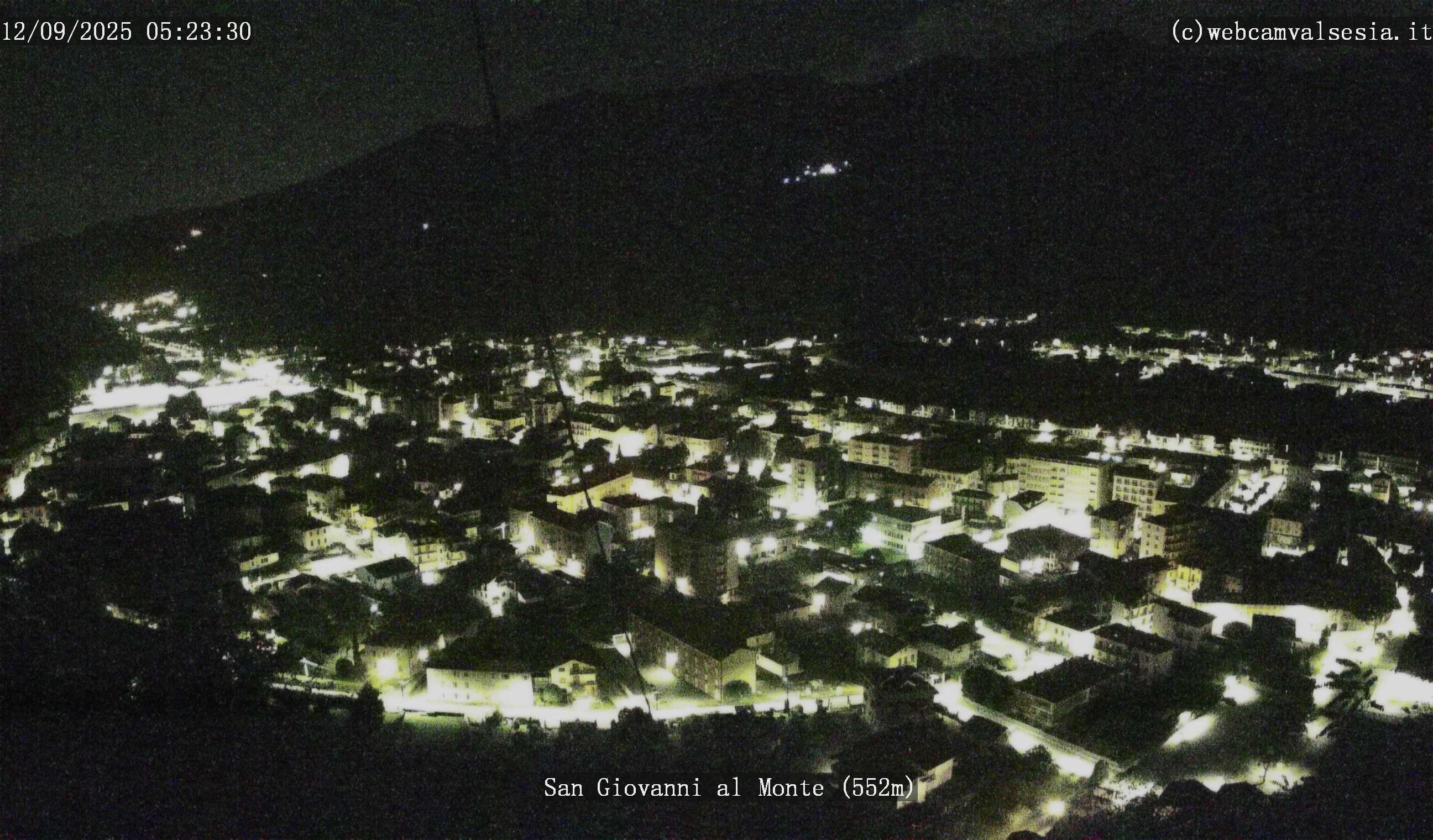 immagine della webcam nei dintorni di Varallo: webcam Quarona