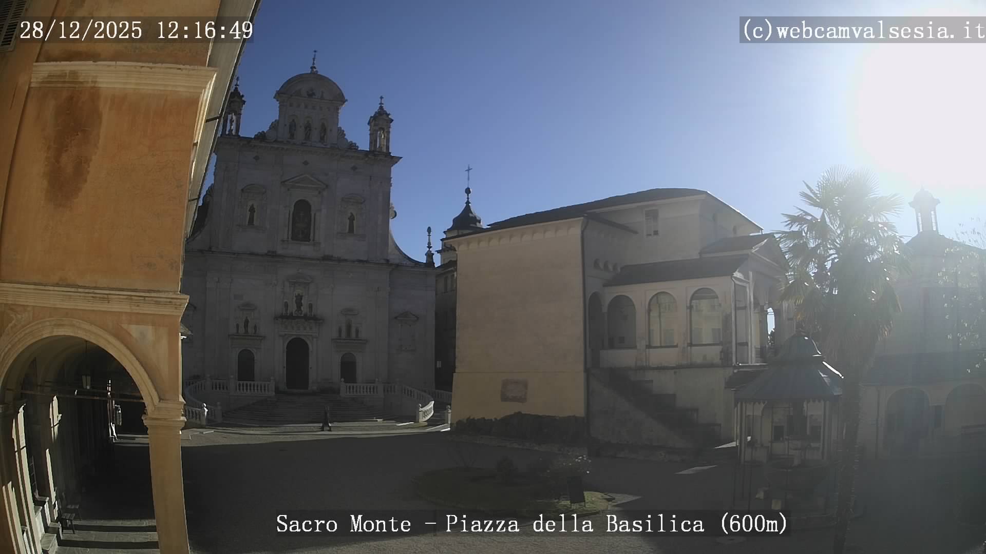 immagine della webcam nei dintorni di Rifugio Boffalora Ticino: webcam Varallo