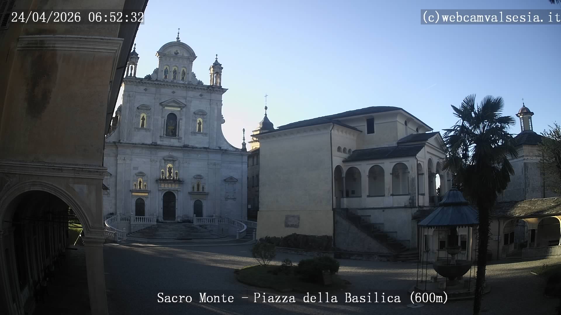 immagine della webcam nei dintorni di Madonna del Sasso: webcam Varallo