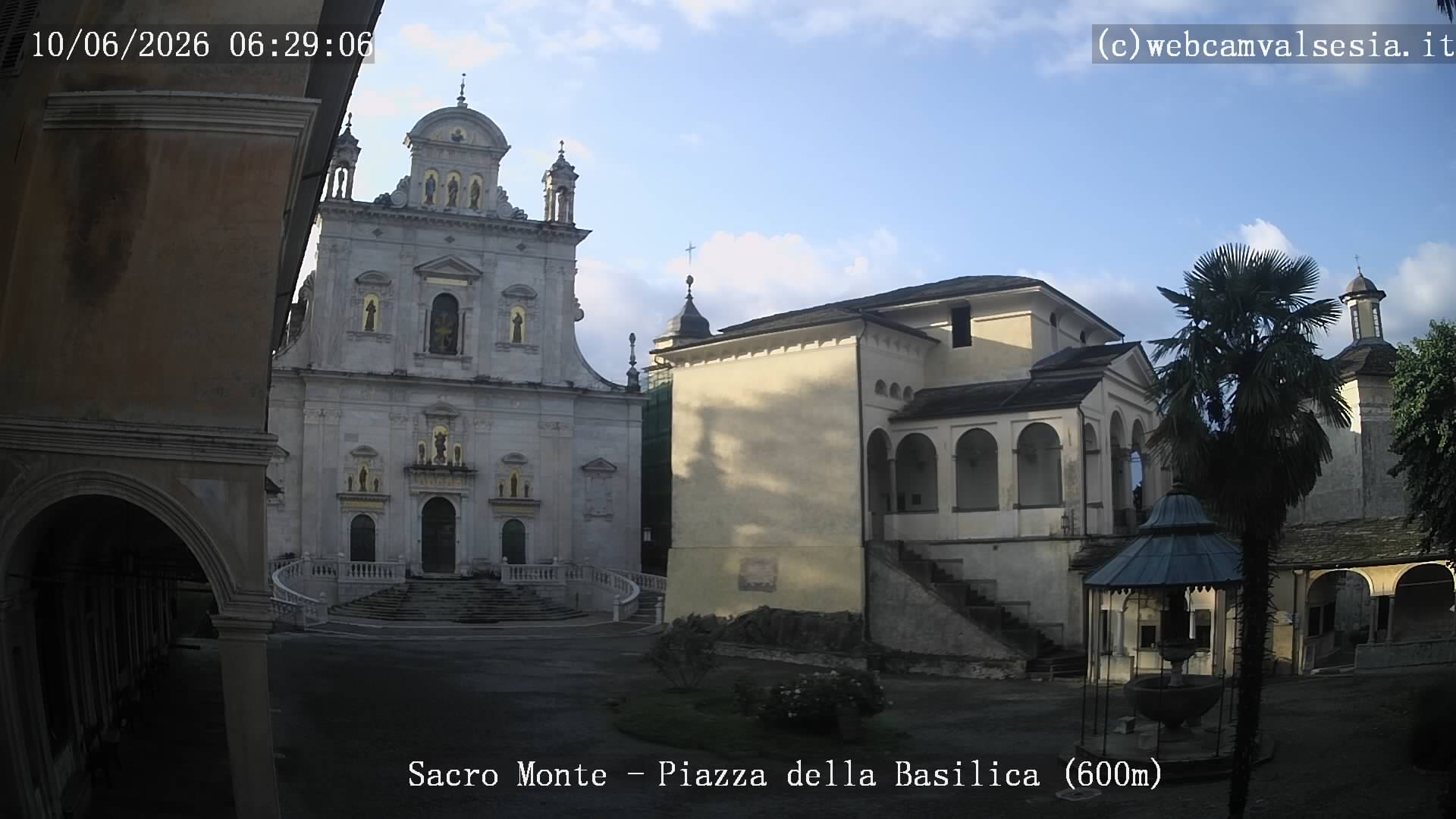 immagine della webcam nei dintorni di Madonna del Sasso: webcam Varallo