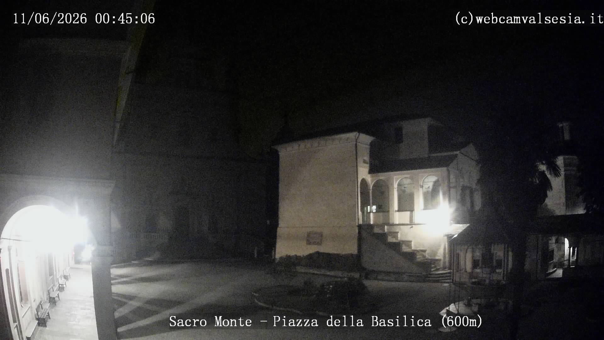 immagine della webcam nei dintorni di Madonna del Sasso: webcam Varallo